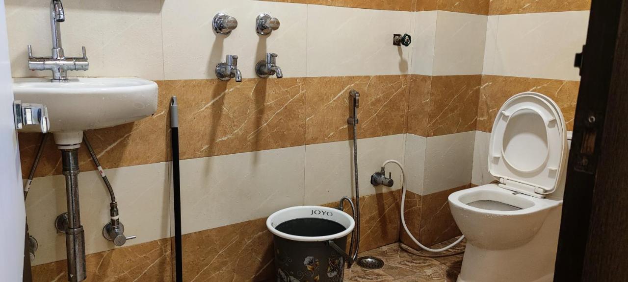 Ks Paying Guest House Varanasi Esterno foto