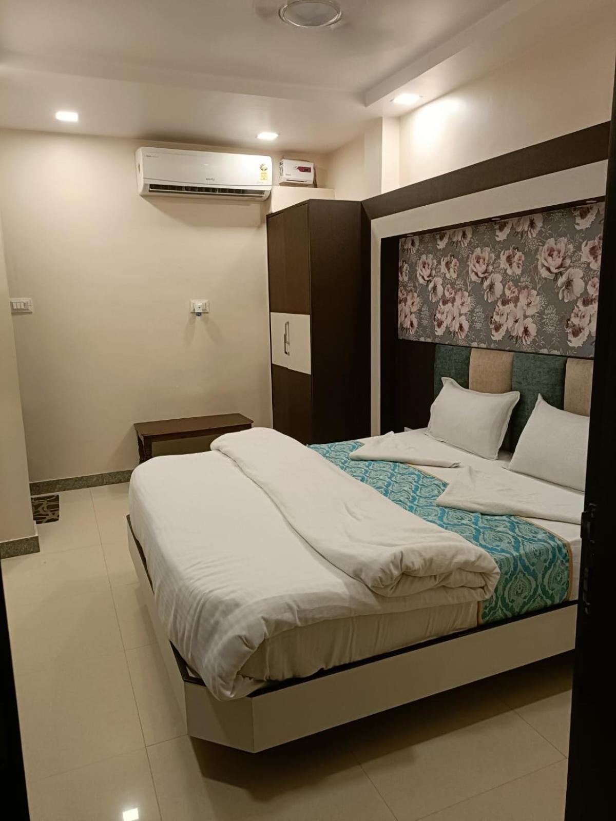 Ks Paying Guest House Varanasi Esterno foto