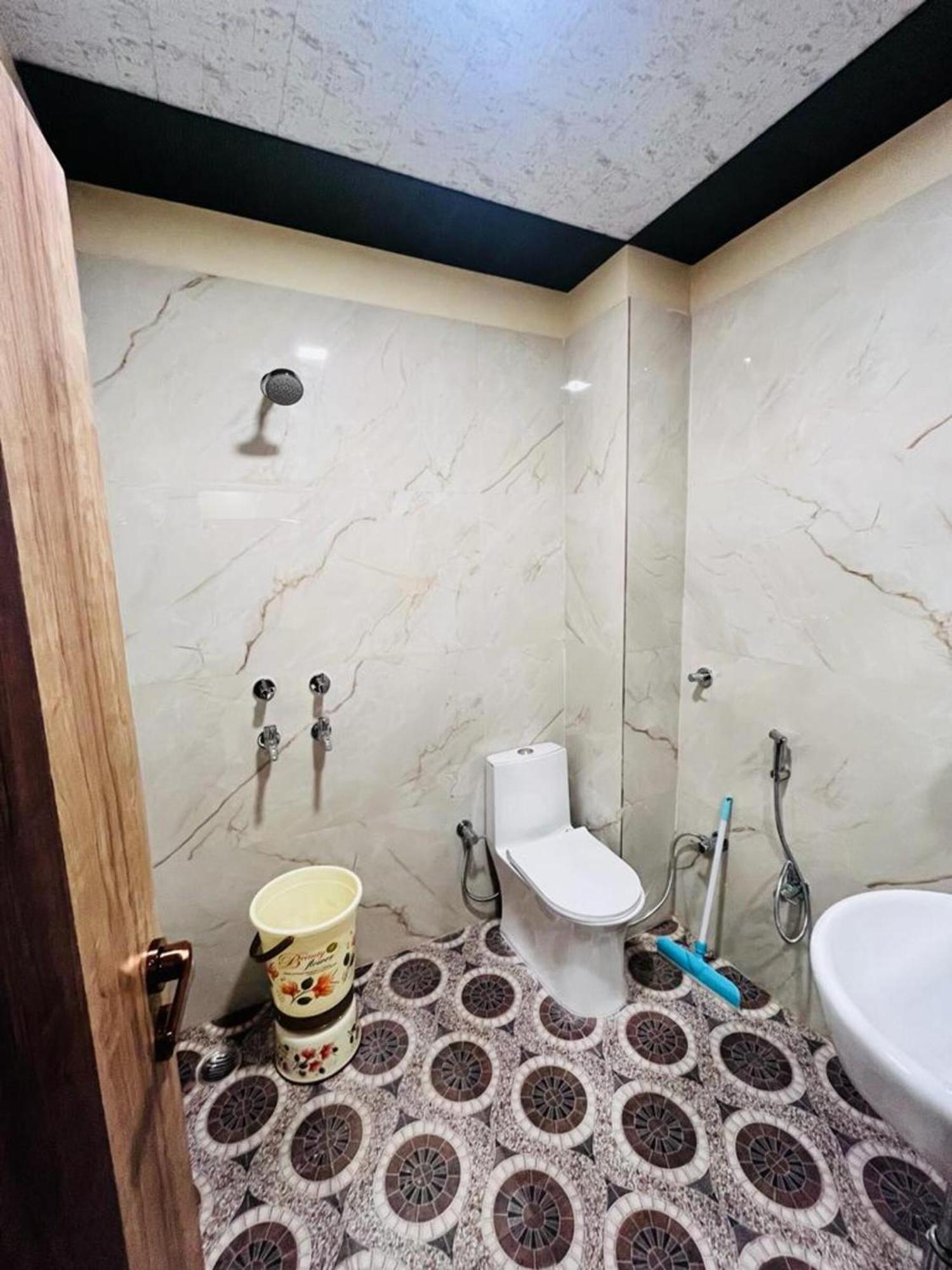 Ks Paying Guest House Varanasi Esterno foto