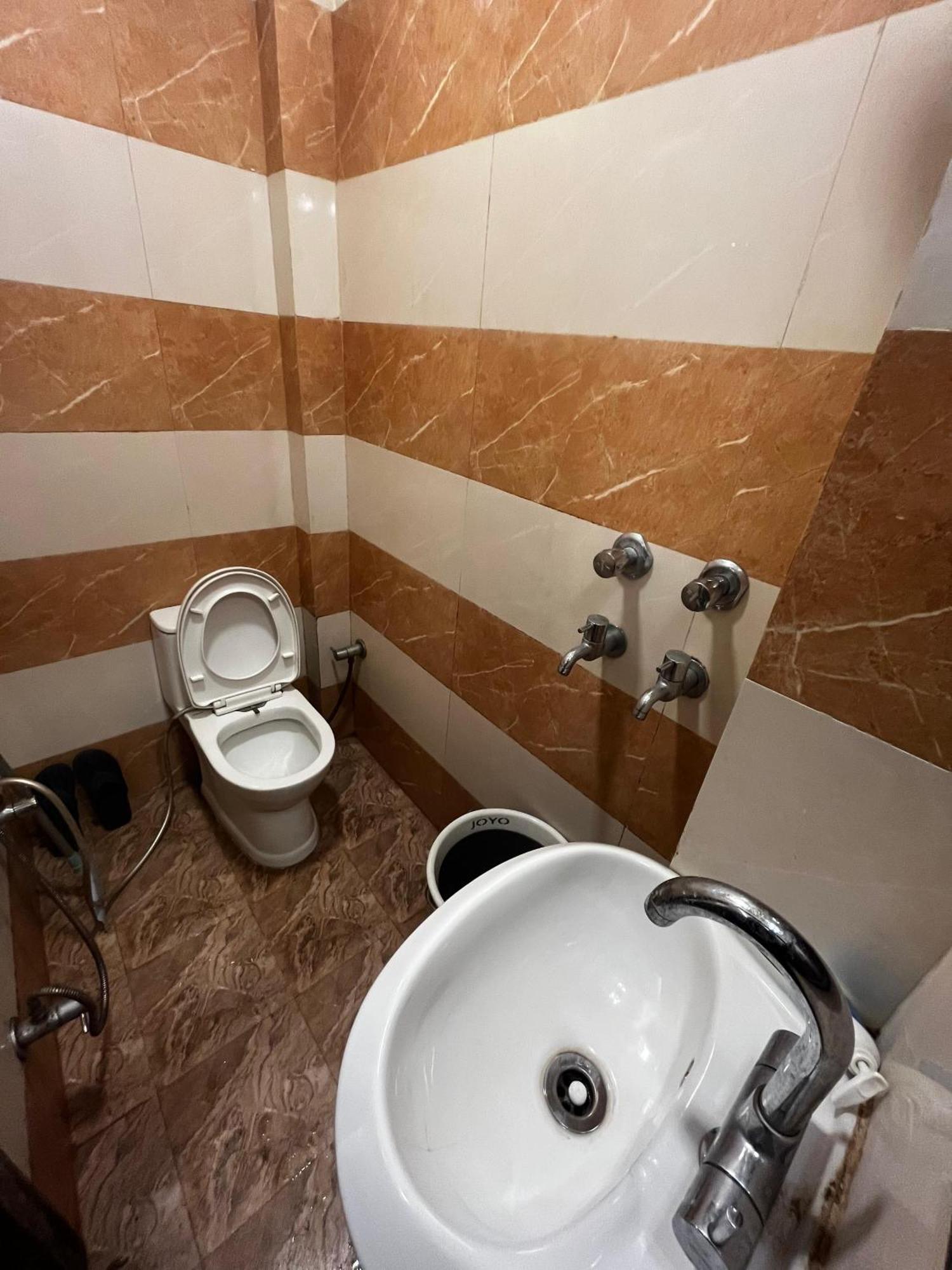 Ks Paying Guest House Varanasi Esterno foto